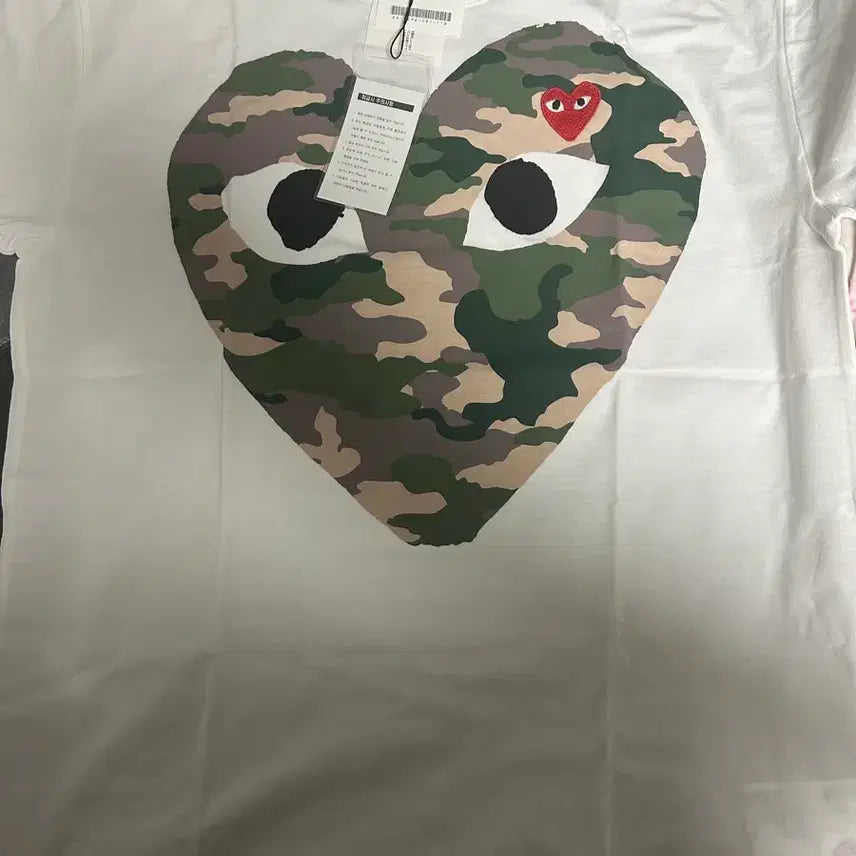 [BUNJANG] Comme des Garçons PLAY Camo Heart T-Shirt White 2XL / 꼼데가르송 플레이 카모하트 반팔티 화이트 2XL 새제품 팔아요