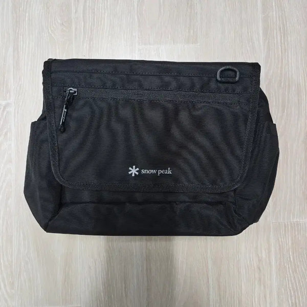 [BUNJANG] Snow Peak Authentic Crossbody Messenger Bag / (새상품) 스노우피크 정품 크로스백 메신저백매장에서 10만원 구입