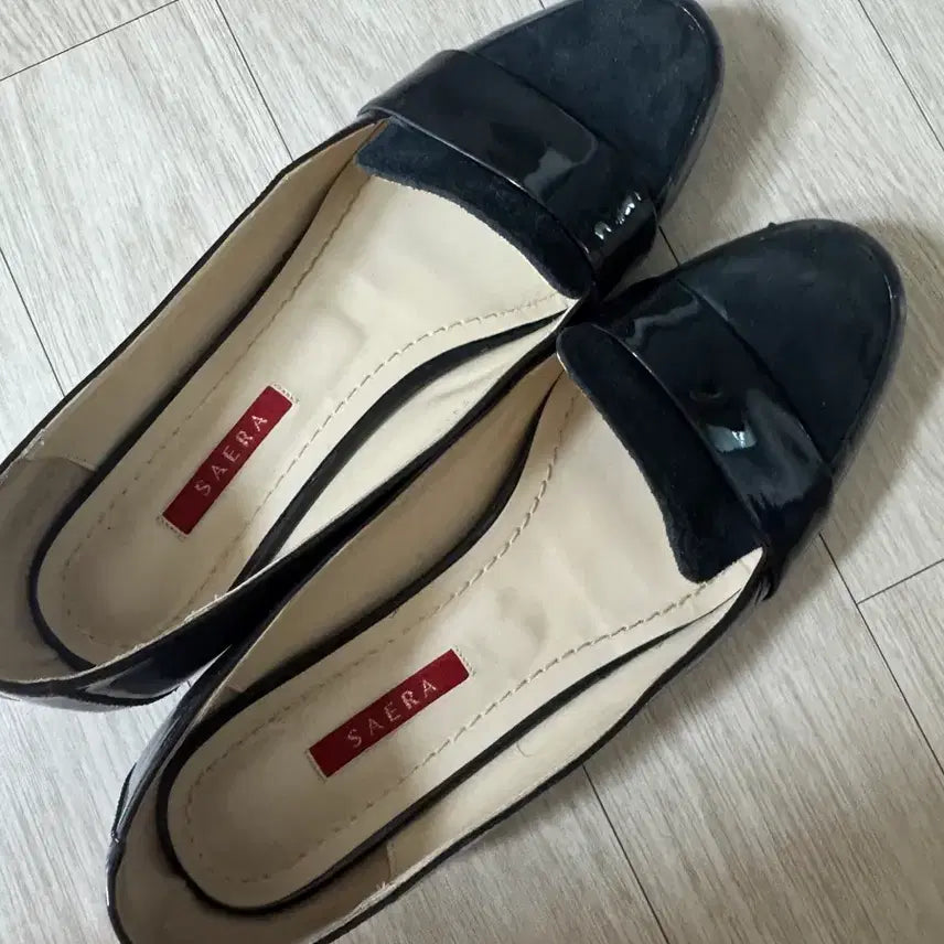 [BUNJANG] Sera Navy Enamel Suede Loafers (250) / 세라네이비 에나멜 스웨이드 로퍼 250