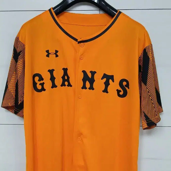 [BUNJANG] Under Armour Yomiuri Giants Orange Performance T-Shirt (Damaged) / 언더아머 오렌지색 기능성 반팔티 요미우리자이언츠 하자 헤짐있음