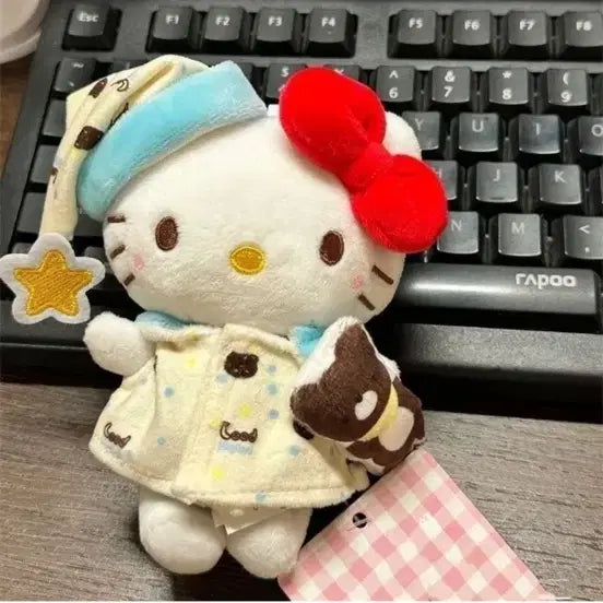 [BUNJANG] Sanrio Hello Kitty Pajamas Dreamland Plush Keychain / 산리오 헬로키티 잠옷 파자마 꿈나라 인형키링 판매합니다