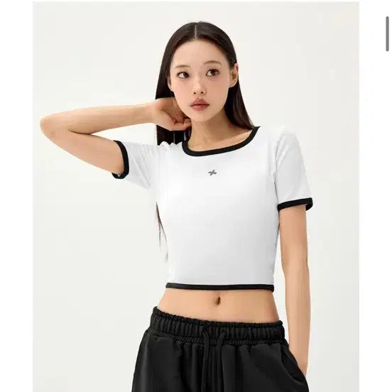 [BUNJANG] Xexymix Soft Logo Color-Block Crop Top White/Black L / 젝시믹스 소프트 로고 배색 크롭탑 화이트블랙 L
