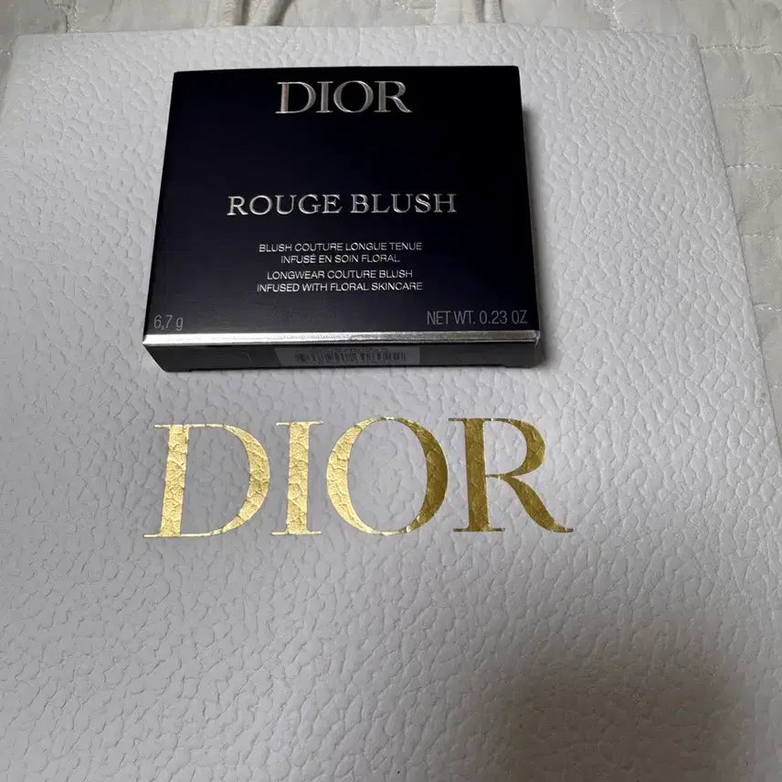 [BUNJANG] Dior Rouge Blush 212 Tutu Holographic (Sealed) / 디올 루즈 블러쉬 212 튀튀 홀로그래픽(미개봉)