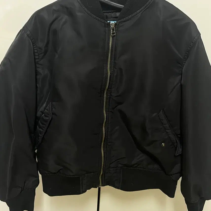 [BUNJANG] Black Bomber Jacket / 검은색 블랙 항공점퍼