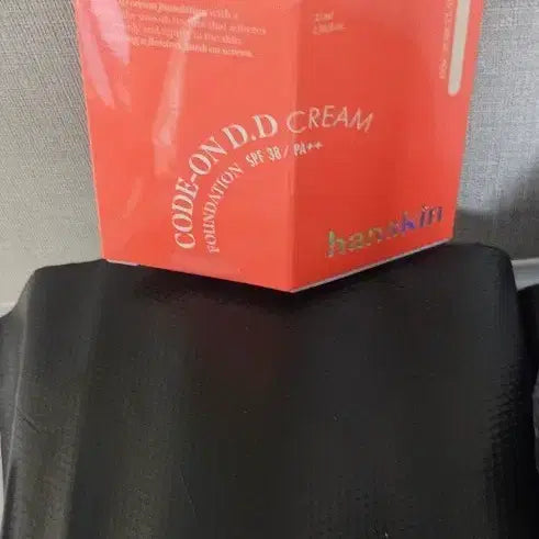 [BUNJANG] Hanskin Code On DD Cream Foundation Porcelain 19NC / (새상품 반값)한스킨 코드온 디디크림 파운데이션 포슬린 19NC