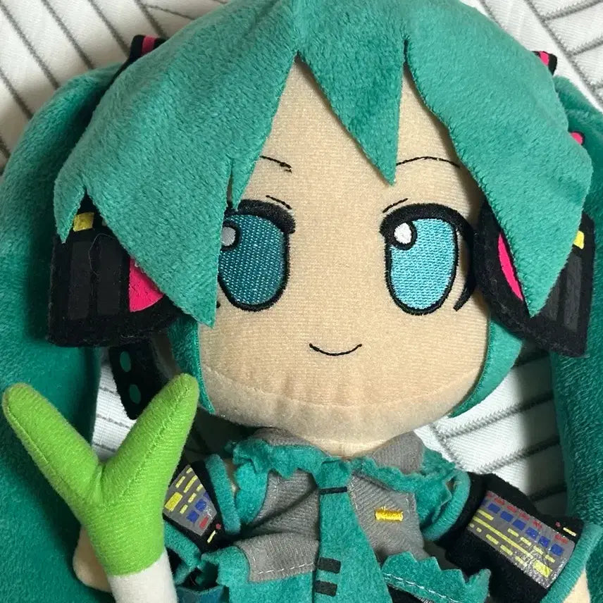 [BUNJANG] Classic Hatsune Miku Original Medium Plush Doll / 고전 하츠네미쿠 오리지널 중형 인형 팝니다
