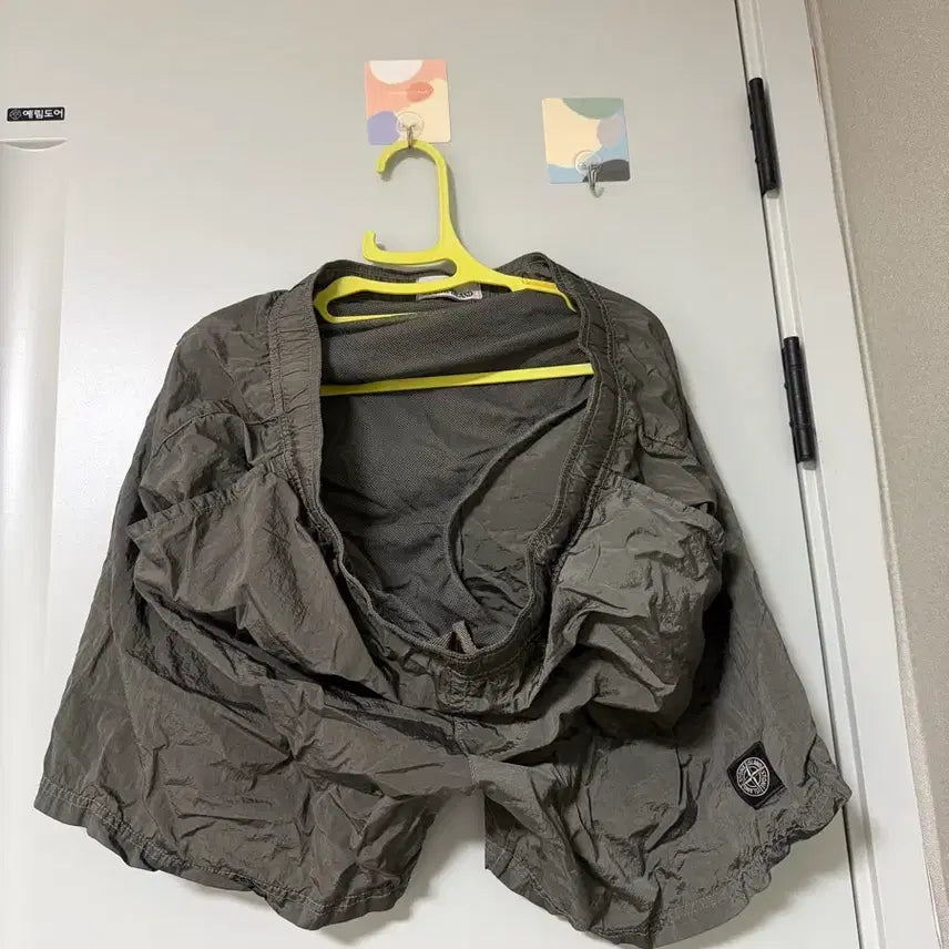 [BUNJANG] Stone Island Nylon Shorts Khaki / 스톤아일랜드 나일론 반바지 카키