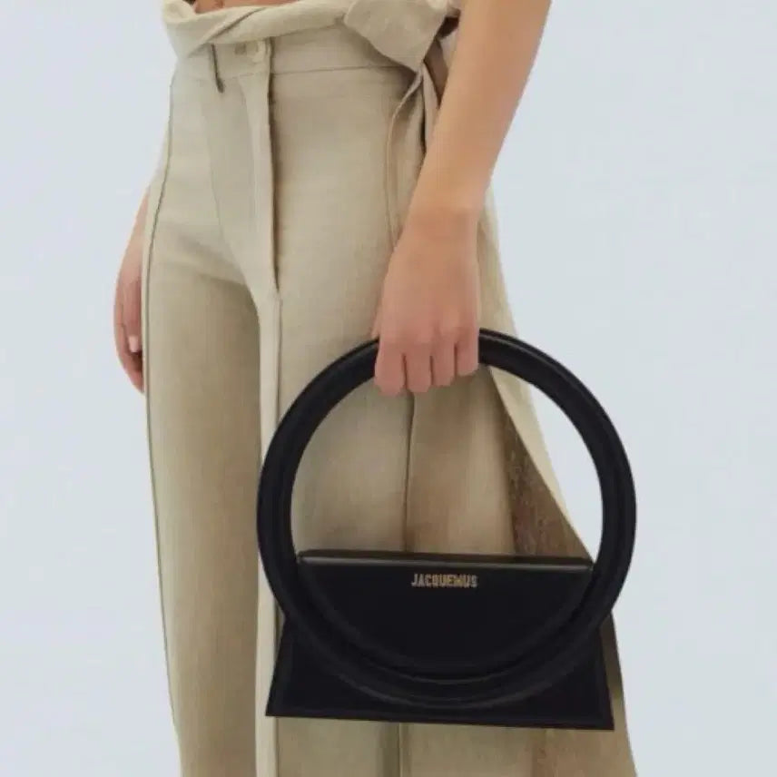 [BUNJANG] Jacquemus Le Sac Rond Circle Bag Black / 자크뮈스 르 삭 론드 서클 퍼스 블랙 Jacquemus Le Sac Ro
