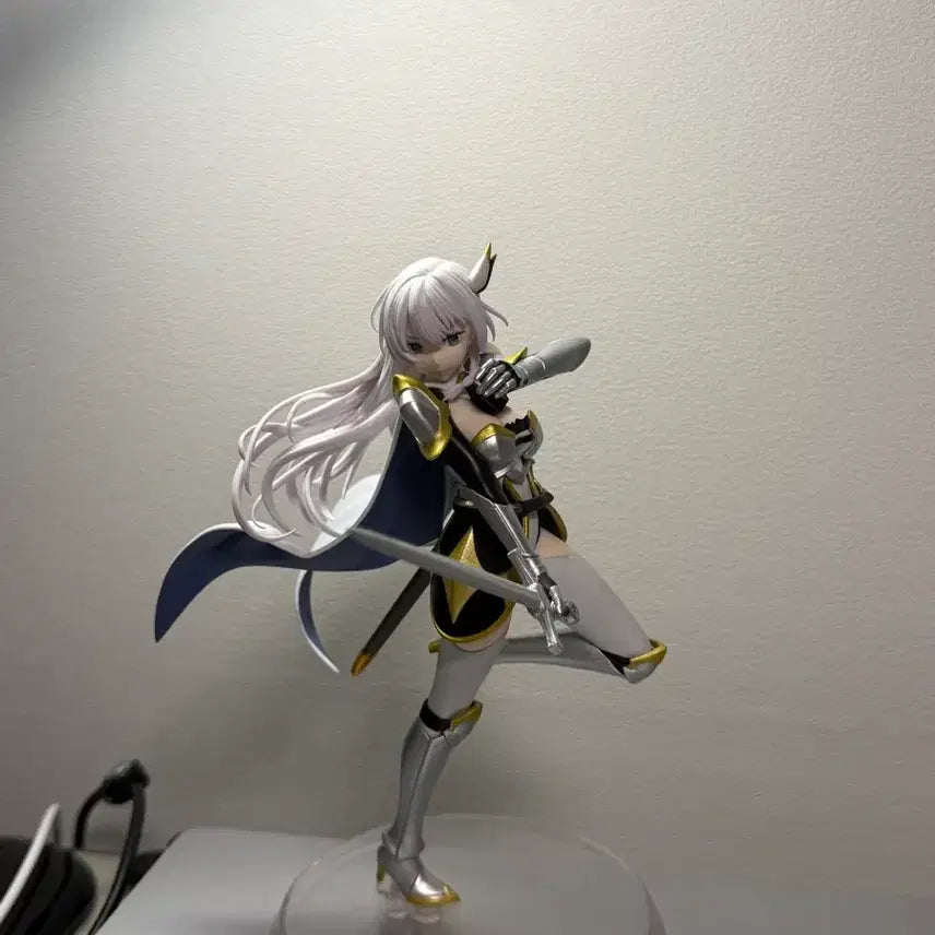 [BUNJANG] Alucia "From the Countryside Uncle Becomes a Swordsman" Anime Figure / 미소녀 피규어(촌구석 아저씨 검성이 되다 알류시아)