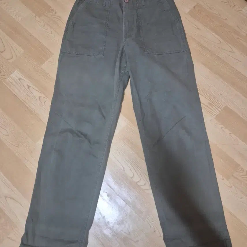 [BUNJANG] Boogie Holiday Party Pants Khaki L / 부기홀리데이 파티드 팬츠 카키 L