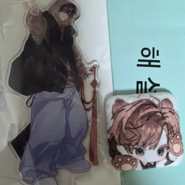 [BUNJANG] TXT Yeonjun Acrylic Stand & Pin Badge Bundle / 괴담출근 최요원 원가이하 양도