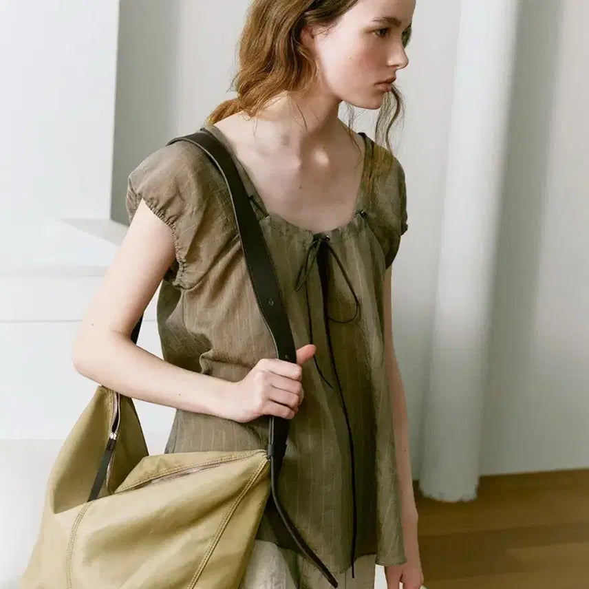 [BUNJANG] Rebold Suede Blouse / 리볼드 스웨이드 블라우스