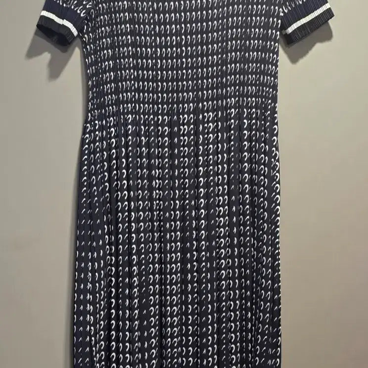 [BUNJANG] Pleated Short-Sleeve One-Piece Dress / 원피스(1회착용)