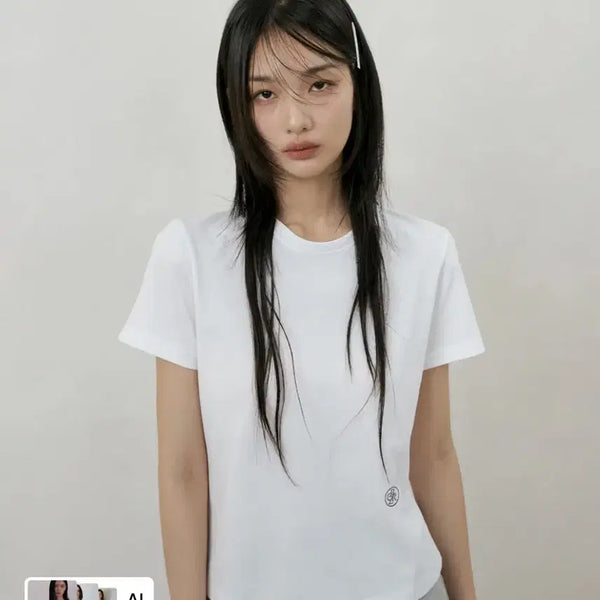 [BUNJANG] Citybreeze Mini Logo Embroidered Short-Sleeved T-shirt (White) / 시티브리즈 미니 로고 자수 반팔 티셔츠 (화이트)