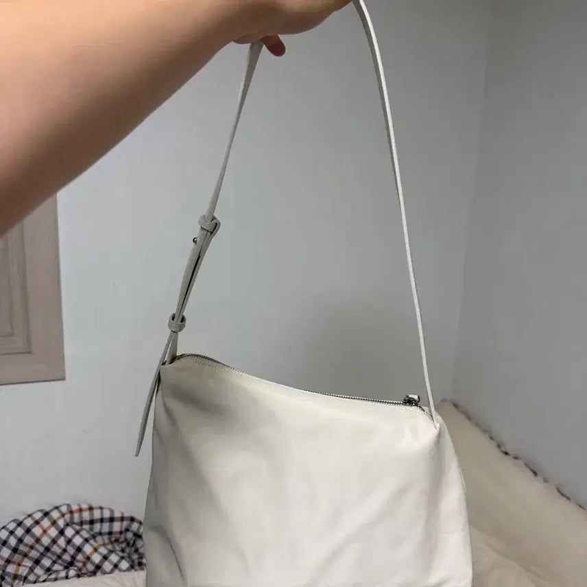 [BUNJANG] Roseoul Nylon Bag - Ivory / 로서울 나일론백 아이보리