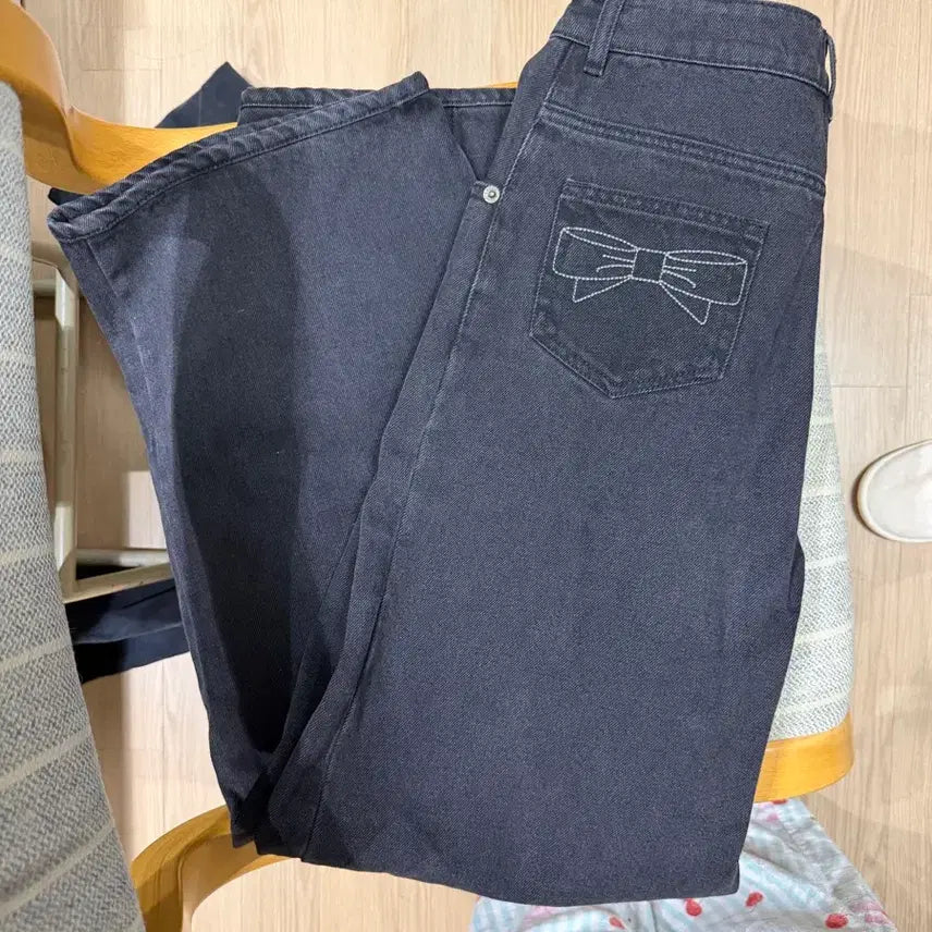 [BUNJANG] Seokooky Twin Ribbon Black Denim Jeans / 서쿠키 트윈 리본 블랙 데님진