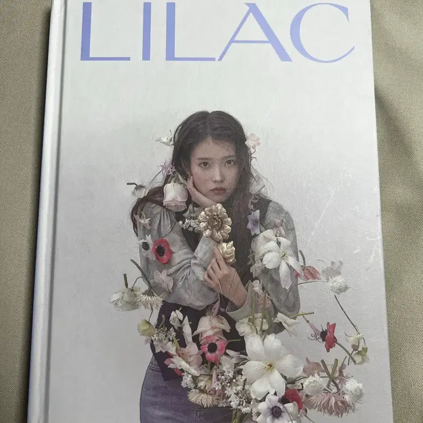 [BUNJANG] IU LILAC Photobook / 아이유 LILAC 포토북