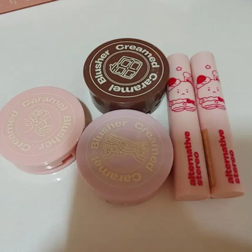 [BUNJANG] Alternative Stereo Caramel Blusher & Multi Highlighter Stick / 얼터너티브스테레오 카라멜블러셔 초코크림,레이시,로즐넛,하이라이터스틱