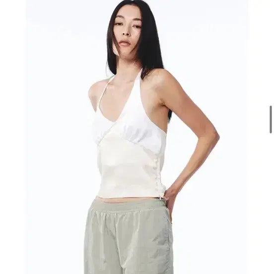 [BUNJANG] Kijun Satin Halterneck Tank Top / kijun 기준 새틴 홀터넥 나시