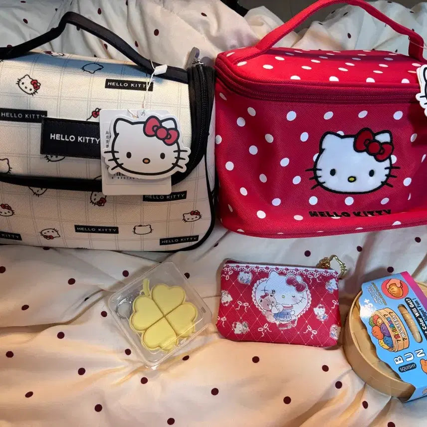 [BUNJANG] Hello Kitty White Plaid & Red Dot Pouch Set / 헬로키티 화이트 격자 파우치 / 레드 도트 파우치 세트