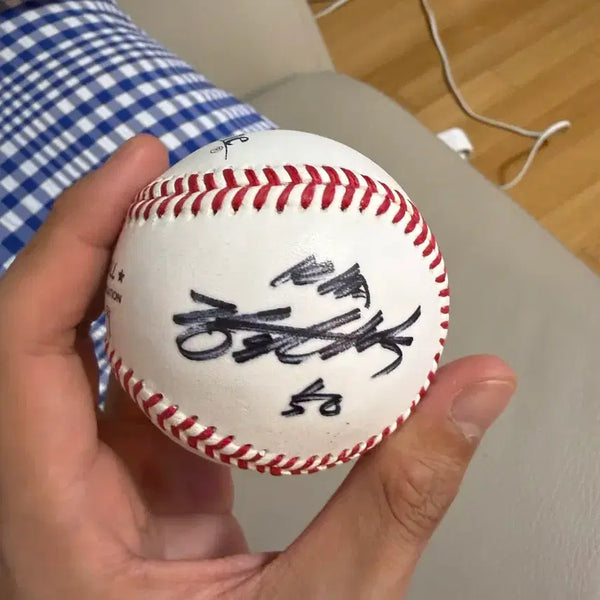 [BUNJANG] Kia Tigers Jang Hyeon-sik Autographed Official Baseball / 기아 타이거즈 장현식 공인구 친필 싸인볼