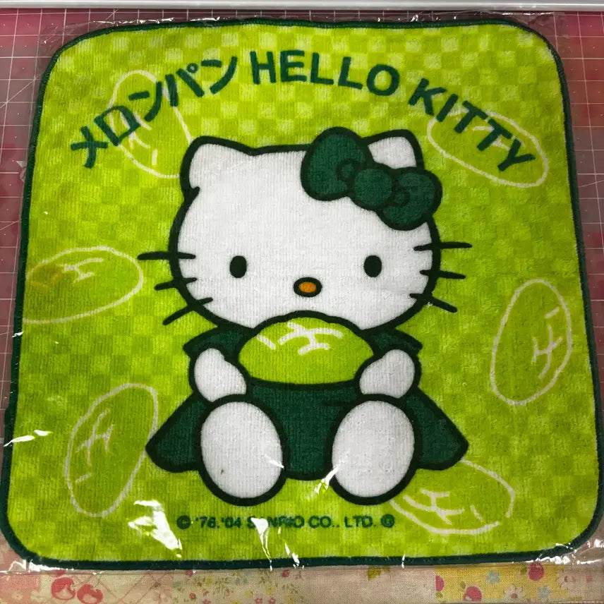 [BUNJANG] Sanrio Hello Kitty Vintage Melon Bread Handkerchief Towel / 산리오 헬로키티 고전 메론빵 손수건 타올