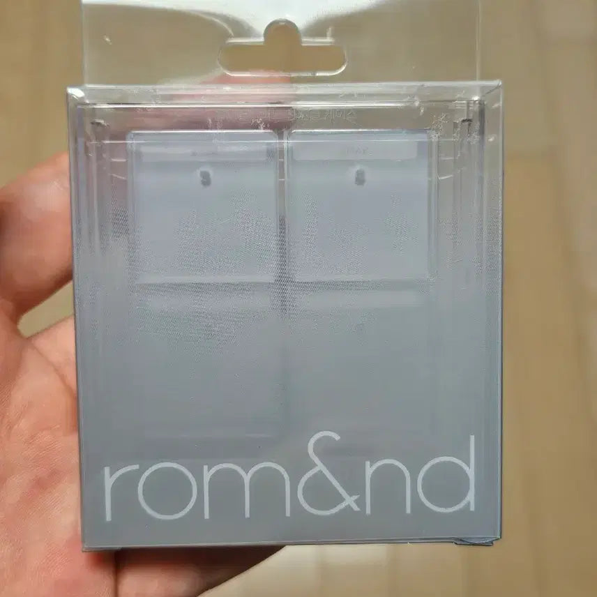 [BUNJANG] Rom&nd 4-Quad Eyeshadow Case Slide-In Single / 롬앤 4구 섀도우 케이스 슬라이드 인 싱글