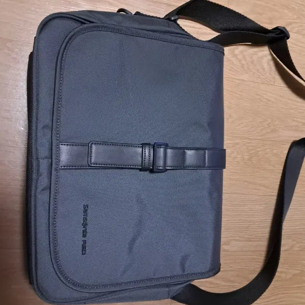 [BUNJANG] Samsonite Red Navy Messenger Bag / 샘소나이트 레드 메신저백 네이비