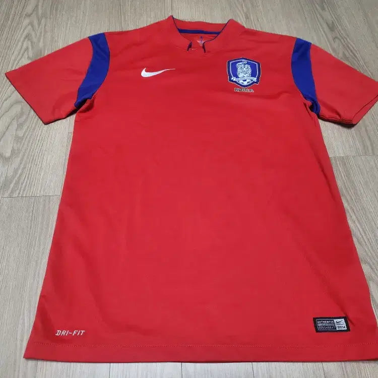 [BUNJANG] Nike 2014 Brazil World Cup National Team Jersey Size 95 / 태극기 제공) 나이키 2014년 브라질 월드컵 국대 유니폼 사이즈 95 판매합니다.
