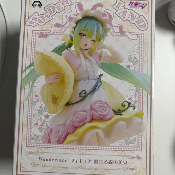 [BUNJANG] FURYU Hatsune Miku Wonderland Figure / 후류 하츠네 미쿠 Wonderland 피규어
