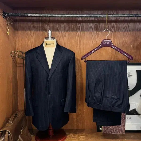 [BUNJANG] Southwick Navy Stripe Wool Suit (105) / 사우스윅 수트 105