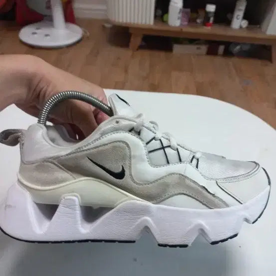 [BUNJANG] Nike Air Max 270 White/Light Bone / 나이키 에어맥스 270 화이트/라이트본 250