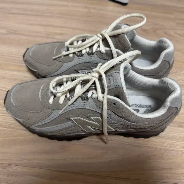 [BUNJANG] New Balance 204L Mushroom 250 / 뉴발란스 204L 머쉬룸 250