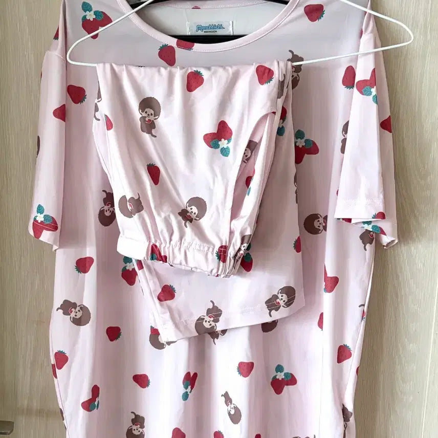 [BUNJANG] Monchhichi Strawberry Pajama Set / 몬치치 잠옷