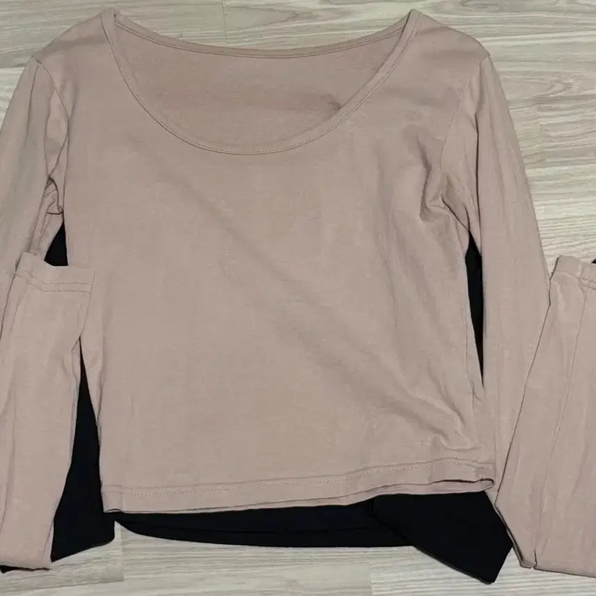 [BUNJANG] Fayee Jade Long Sleeve T-Shirt Black Beige Set / 페일제이드 긴팔티셔츠 블랙 베이지