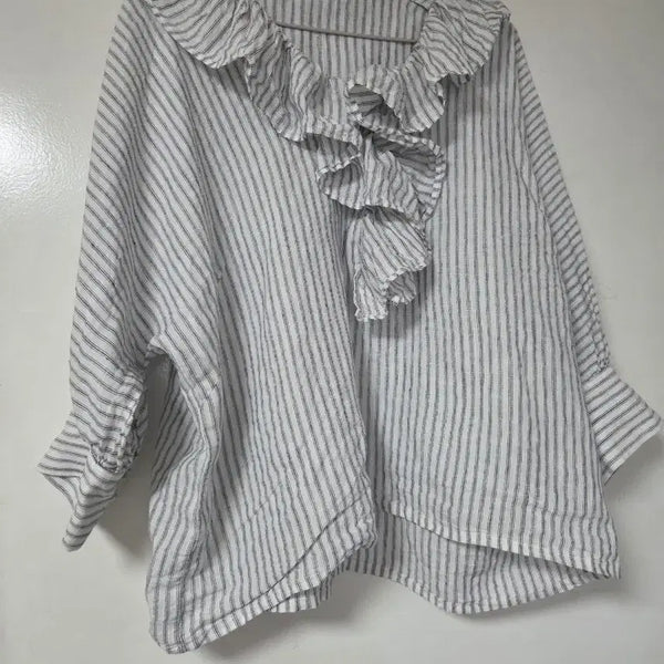 [BUNJANG] a piece of Library Ruffled Stripe Blouse Linen / 일본 프리미엄 내추럴: a piece of Library 프릴 스트라이프