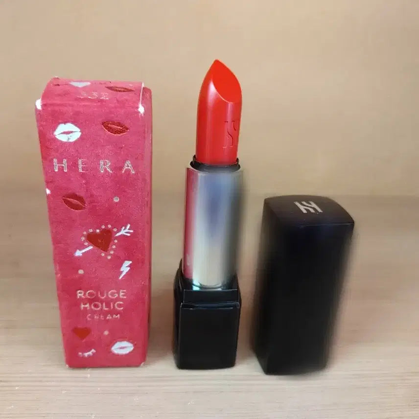 [BUNJANG] Hera Rouge Holic Cream Lipstick 332 Red Holic Limited Edition / *새상품,한정판* 헤라 HERA 립스틱 - 루즈홀릭 크림 332 레드홀릭