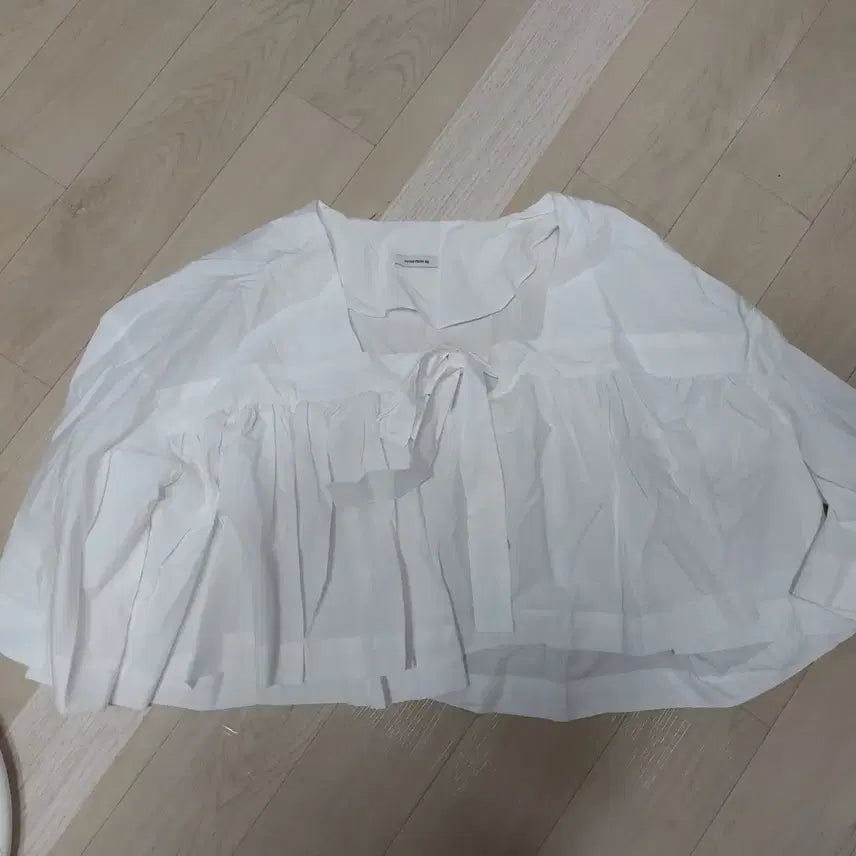 [BUNJANG] Notes from He Ribbon Frill Lace Blouse White / Notes from  he 노트프롬히 리본 프릴 레이스 화이트 블라우스