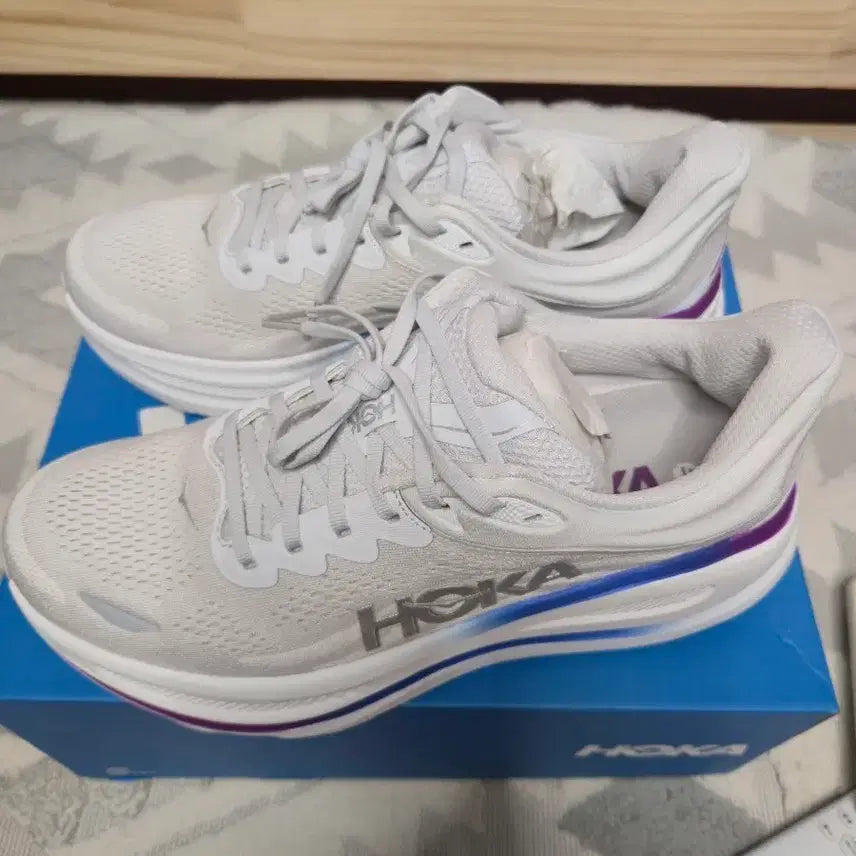 [BUNJANG] Hoka Bondi 9 Sneakers (1162012CYWH) Light Grey 270mm / 호카 본디 9(1162012CYWH)  270mm 라이트 그레이