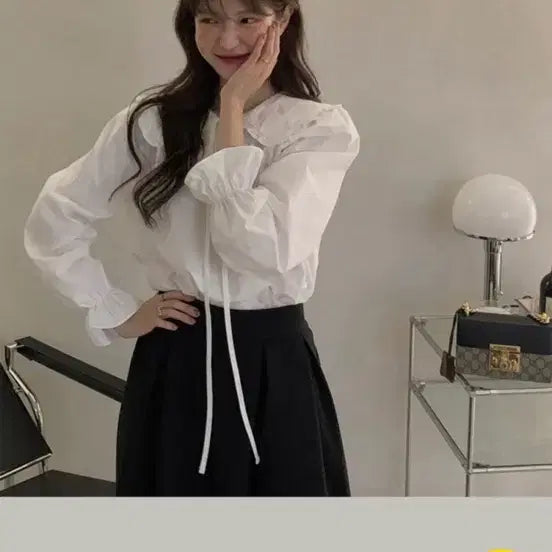 [BUNJANG] Dalt Cape Collar Frill Blouse - White / 달트 케이프 카라 프릴 블라우스 화이트