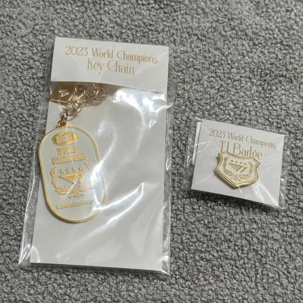 [BUNJANG] T1 2023 Worlds Champions Keyring & Badge Set (Feat. Faker, Keria) / 티원 23월즈 챔피언 키링 뱃지 오너 페이커 케리아 팀