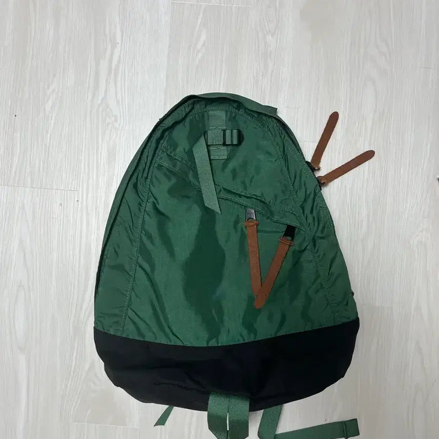 [BUNJANG] BEAMS x Gregory Daypack Backpack / 빔즈 그레고리 데이팩 백팩