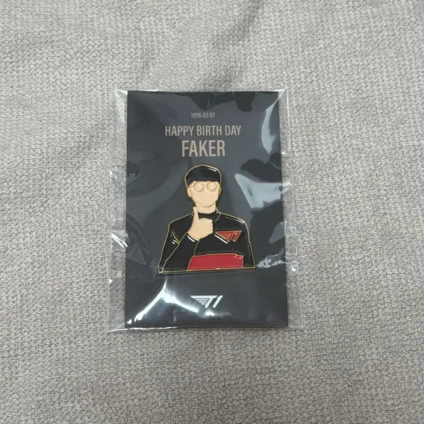 [BUNJANG] T1 Faker Birthday Badge Unused / 티원 페이커 생일 뱃지 미사용