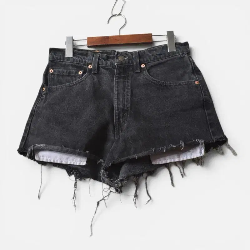 [BUNJANG] Levi's 550 Relaxed Fit Black Denim Cut-off Shorts / 리바이스 USA 흑청 쇼츠 반바지 M0746
