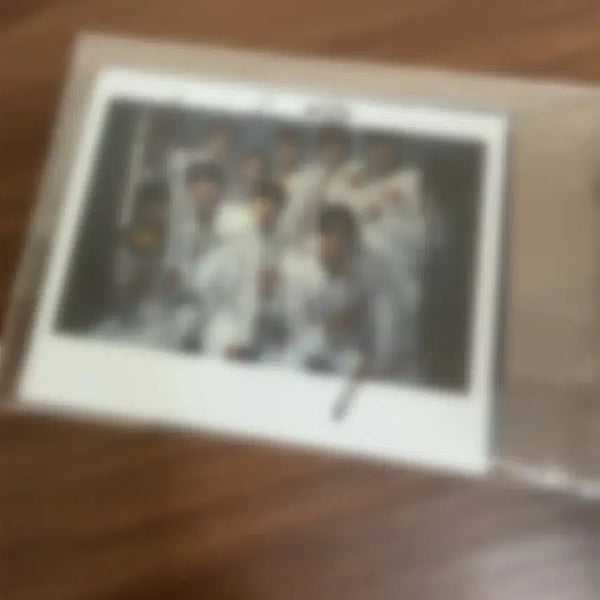 [BUNJANG] SF9 9 Members Signed Polaroids Bundle Set / SF9 셒구 9인 단체 싸폴 싸인 폴라로이드 양도합니다