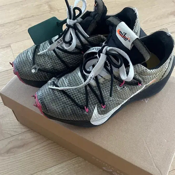 [BUNJANG] Nike Off-White Collaboration Sneakers (225mm) / 나이키 오프화이트 225