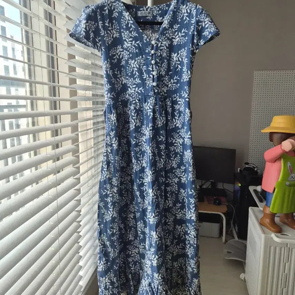 [BUNJANG] Blue Floral Cotton Maxi Dress with Pearl Button Detail / 핏 예쁜 진주 콩단추 블루 잔꽃 면 롱 원피스 55,66