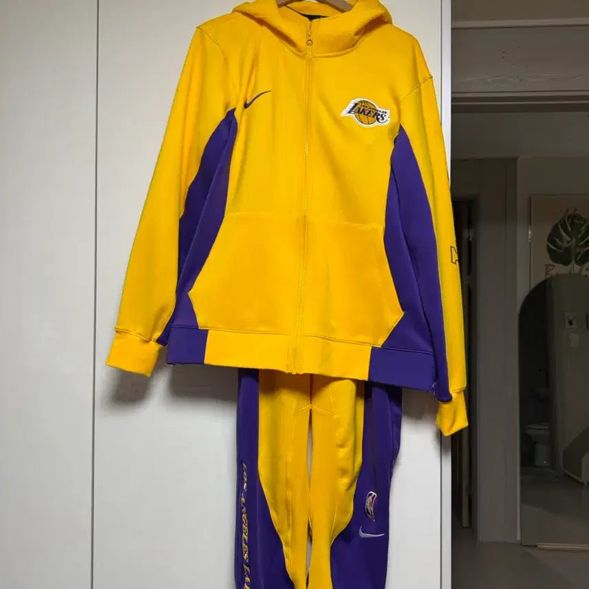 [BUNJANG] Nike NBA Los Angeles Lakers Showtime Warm-Up Hooded Jacket & Button Pants Set / 나이키 NBA LA레이커스 쇼타임 웜업 후드집업 및 버튼 팬츠 셋업