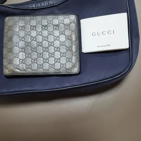 [BUNJANG] Gucci Embossed Logo Bi-Fold Wallet / 구찌 지갑