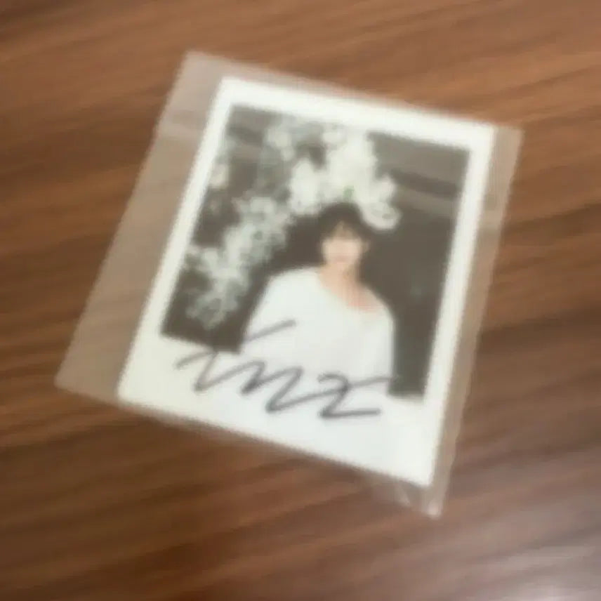 [BUNJANG] Lee Tae Bin Signed Polaroid / 배우 이태빈 사인 싸인 폴라로이드 양도합니다